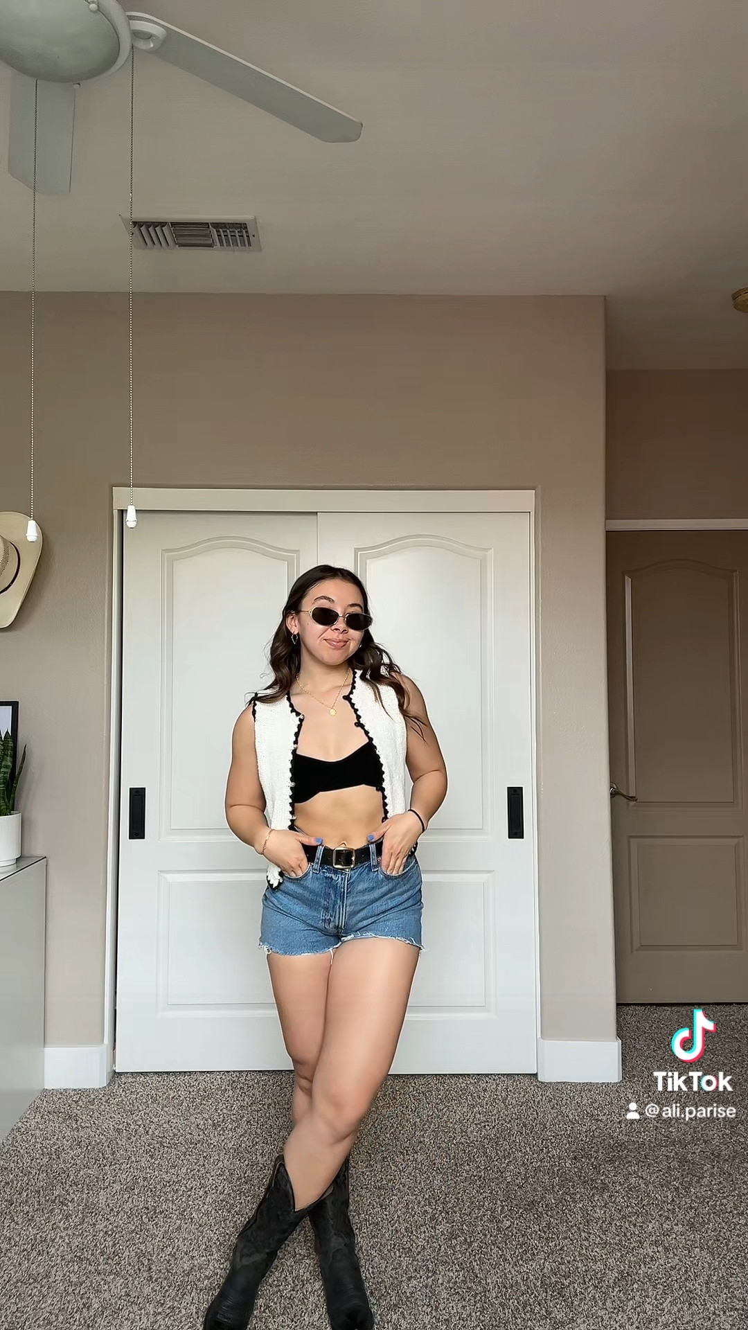 cowboy boot styling <3

#LTKFestival #LTKVideo #LTKstyletip