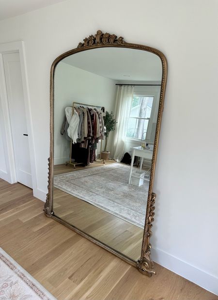 The beautiful anthropology primrose mirror


Large mirror, home decor, neutral home decor 

#LTKstyletip #LTKhome