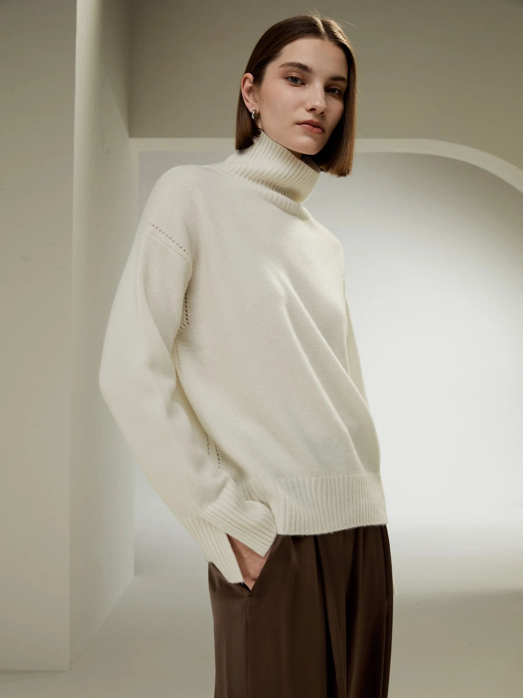 Turtleneck Relaxed-Fit Cashmere Sweater | LilySilk