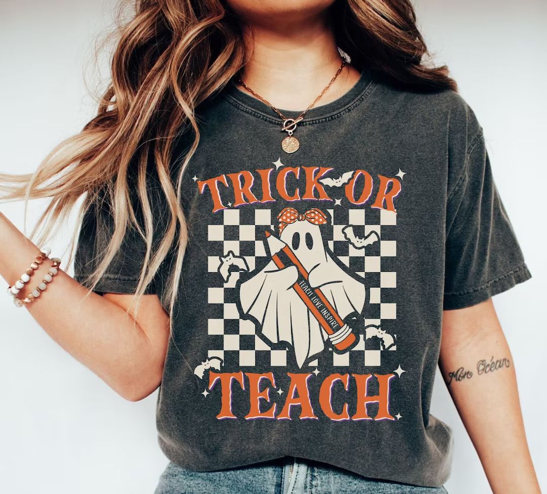Trick or Teach Shirt Teacher Halloween Shirt Comfort Colors - Etsy | Etsy (US)