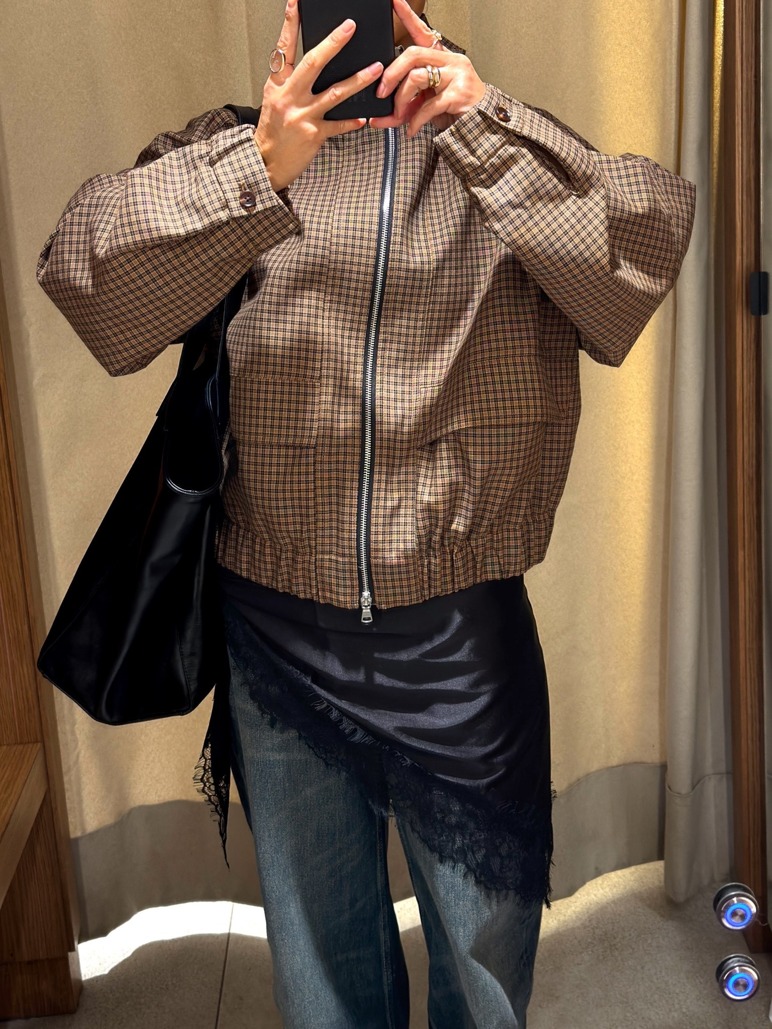 The versatile spring  bomber 

#LTKeurope #LTKspring #LTKstyletip