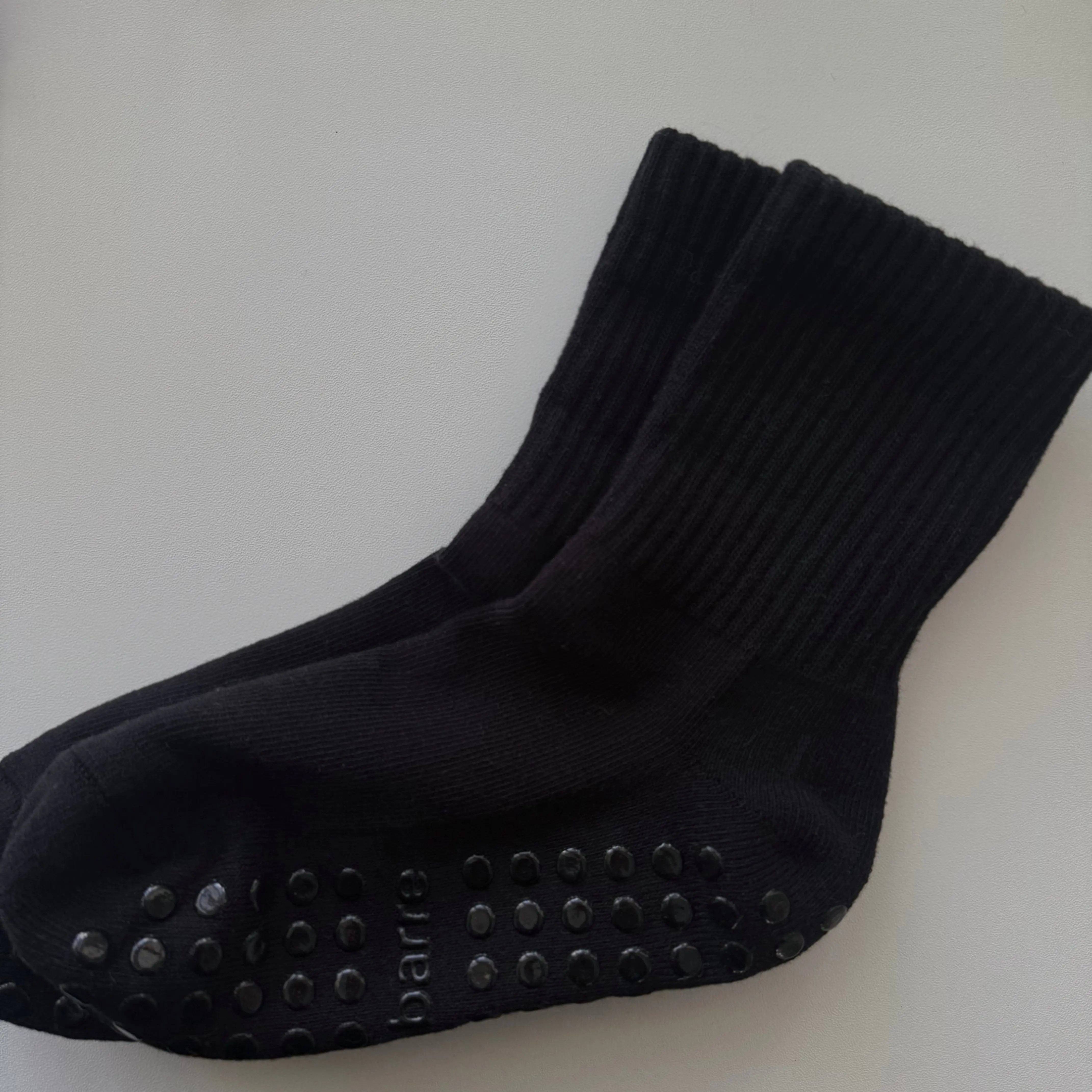 PILA Plain Best Black Grip Socks | Pilabarre
