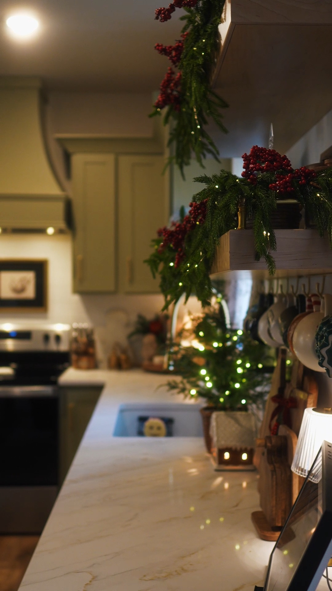 Adding some holiday cheer to the heart of the home ❤️🎄🎅🏼

#LTKHoliday #LTKU #LTKSeasonal