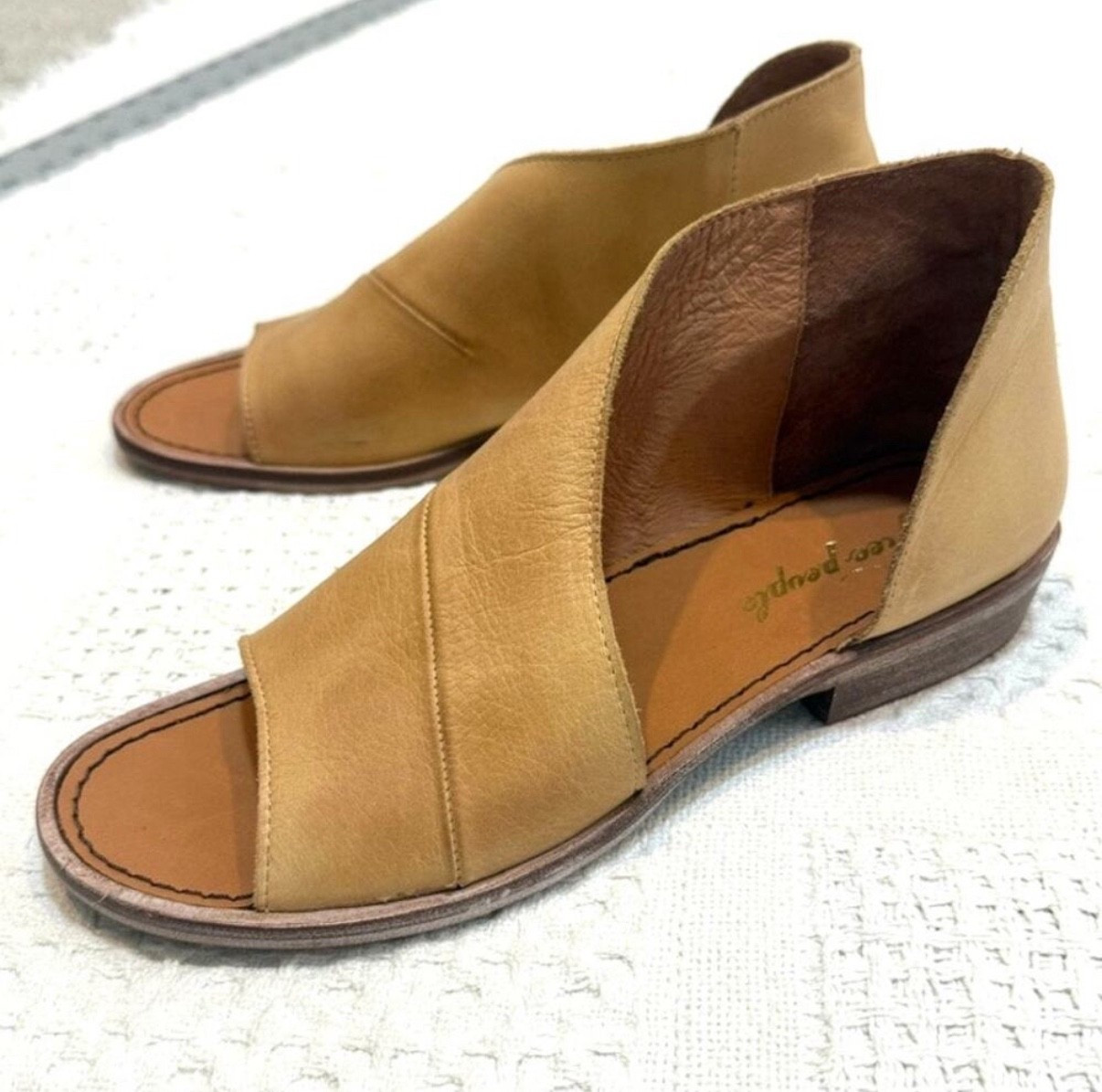 #FreePeopleboots #freepeopleMontBlanc #asymmetricalsandal #peeptoesandal #freepeopleboot #boho 