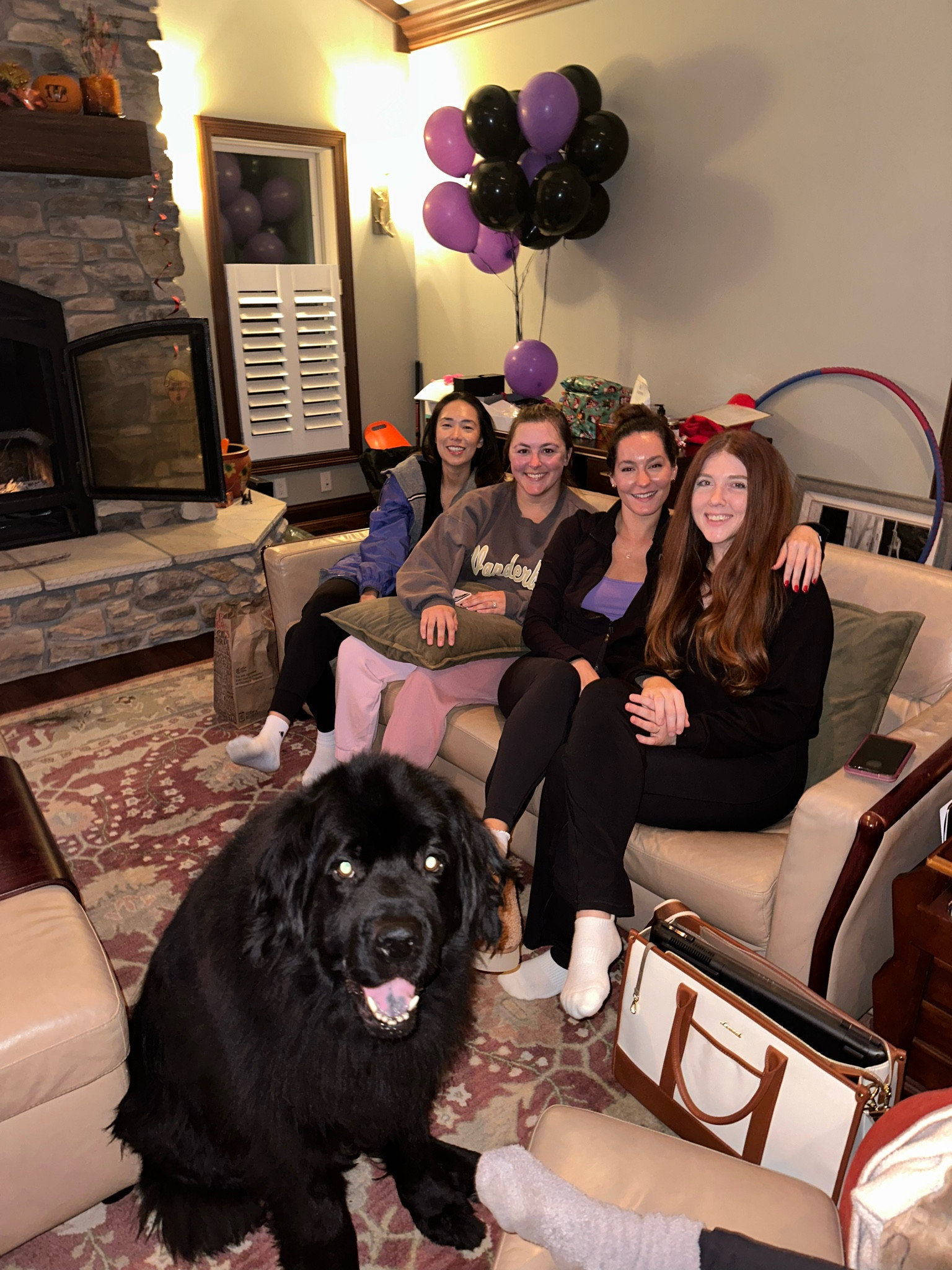 Loungewear, athleisure, night in look

Skims tank (size up!) I’m wearing a M
Lululemon super high rise leggings (size 6 for me)
Ugg tazz maxi curly (size up!)


#LTKActive #LTKFitness #LTKShoeCrush