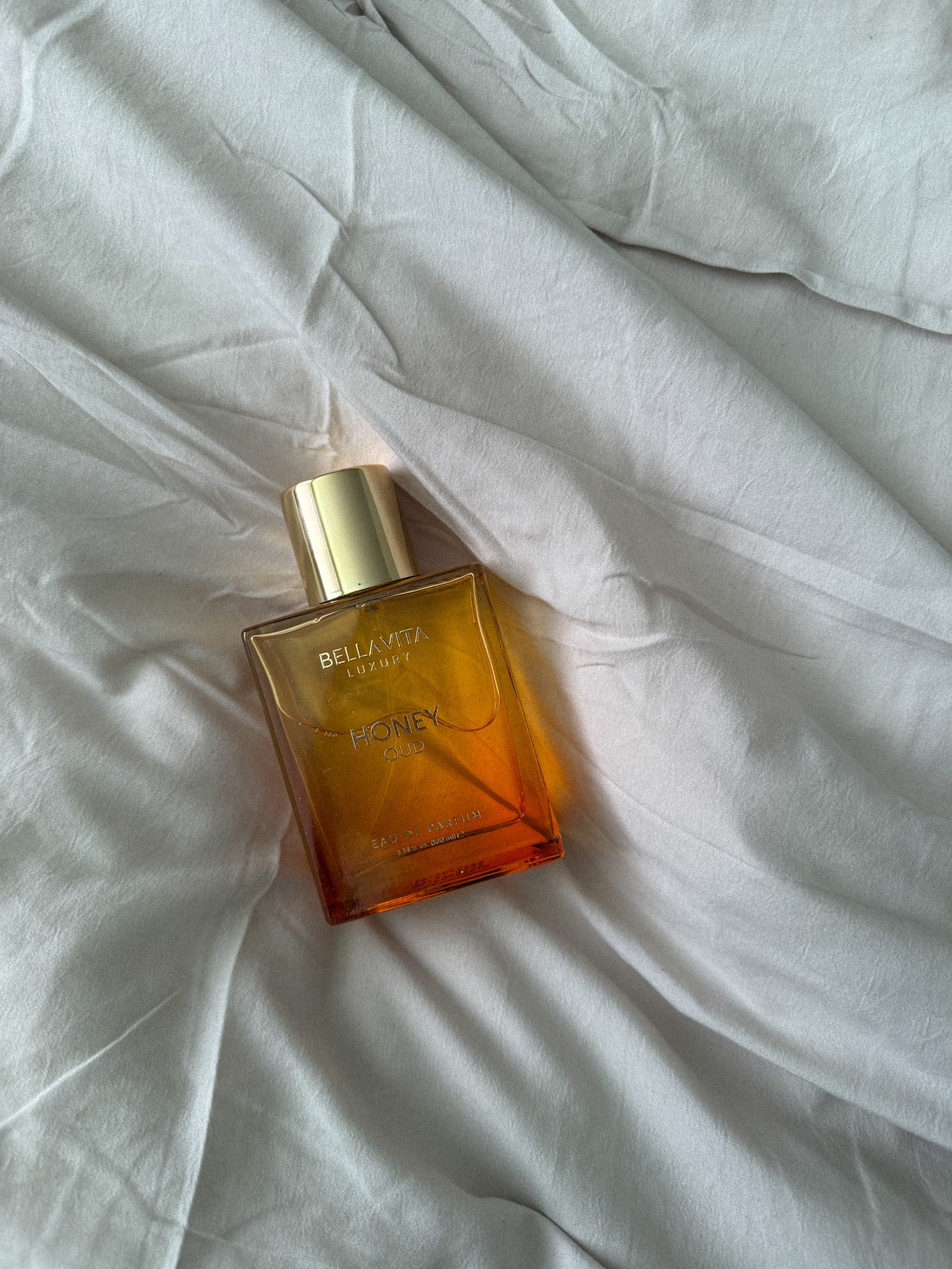 if you’re hunting for the perfect Christmas gift for him or her, this is it. 🎁✨

I was sent the BellaVita Luxury Honey Oud Eau de Parfum and omg… it’s giving elegant, warm, long-lasting luxury without the luxury price tag.

think patchouli, vanilla, bergamot, floral + spicy notes all blended into the dreamiest clean, vegan, cruelty-free scent. it’s rich, unisex, and lasts a solid 6–8 hours on the skin. 🤌🏼🔥

honey oud is one of those scents that turns heads— cozy enough for winter, bold enough for date nights, and unique enough to gift anyone on your list.

great Christmas gift idea for men + women who love warm, intoxicating fragrances. 🎄🫶🏼



#BellaVitaPerfume #HoneyOud #UnisexFragrance #CleanBeauty #VeganPerfume #CrueltyFreeFragrance #LTKBeauty #LTKHoliday #GiftIdeas #HolidayGifts #FragranceLovers #WarmSpicyPerfume #ChristmasGifts2025 #LTKFinds

#LTKGiftGuide #LTKFindsUnder50 #LTKMens