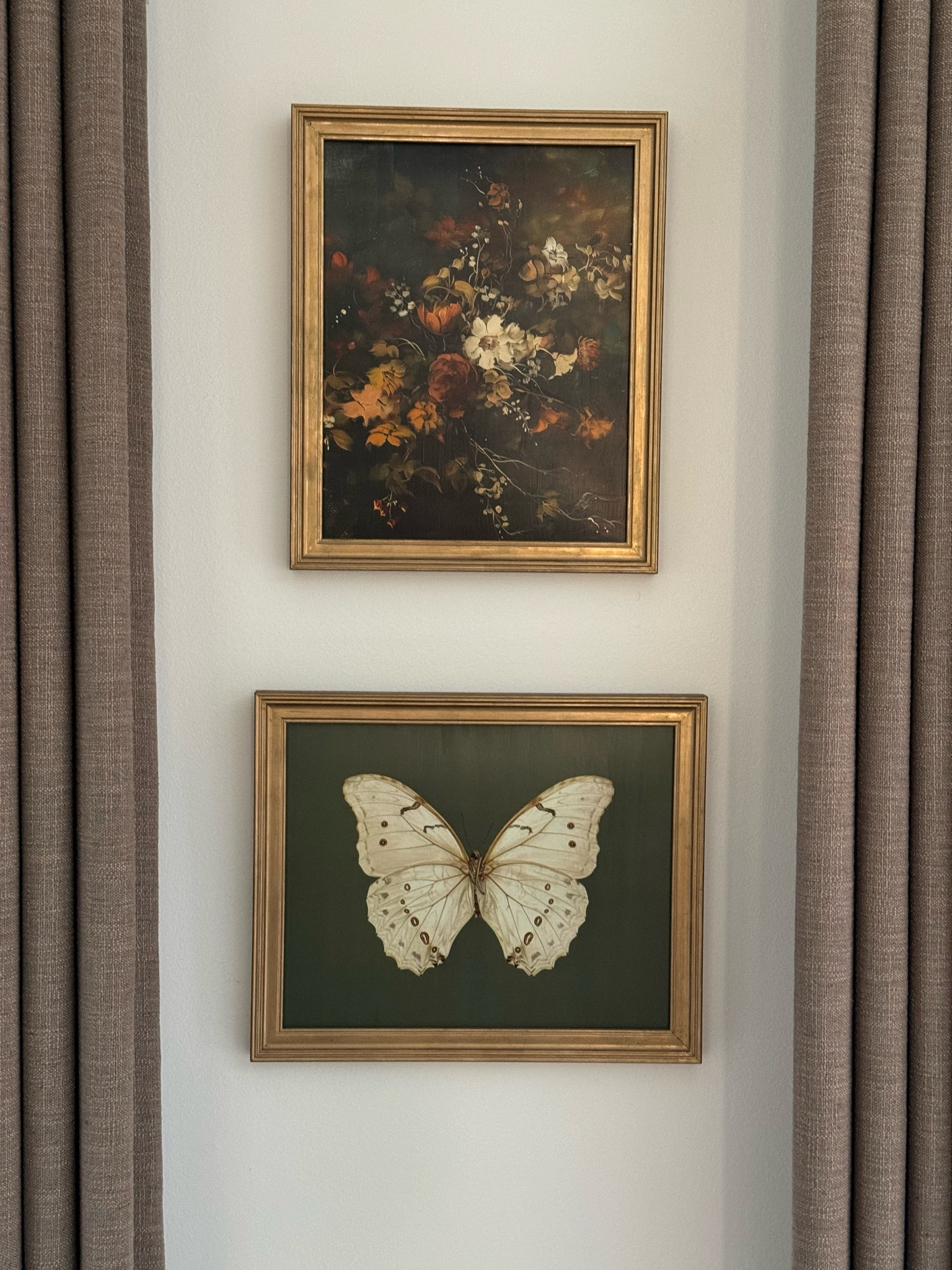 Fall digital downloads in our living roomm

#LTKSeasonal #LTKHome