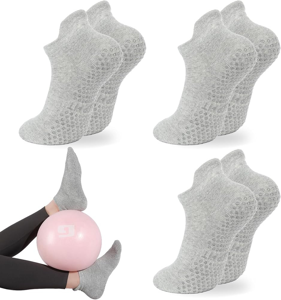 Grip Yoga Pilates Socks Non Slip Barre Athletic Socks with Grips for Women | Amazon (US)