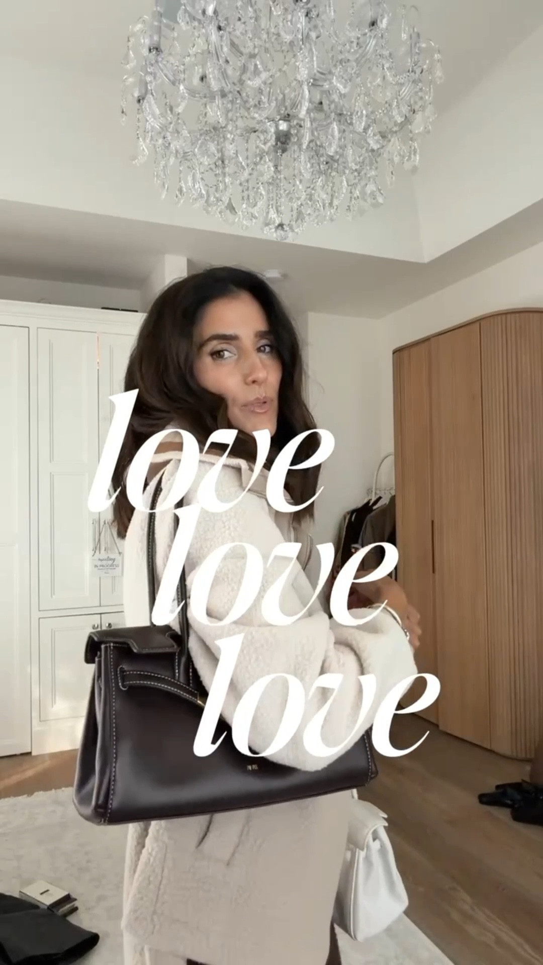 For anyone who is also handbag obsessed…. Girls this new arrival is soooo good! I love how soft it is, the style, functionality and size. I’m  just shy of 5-7” wearing the size small sweatshirt. #amazon #handbag #giftidea #stylinbyaylin #aylin #varley #bag

#LTKHoliday #LTKootd #LTKGiftGuide