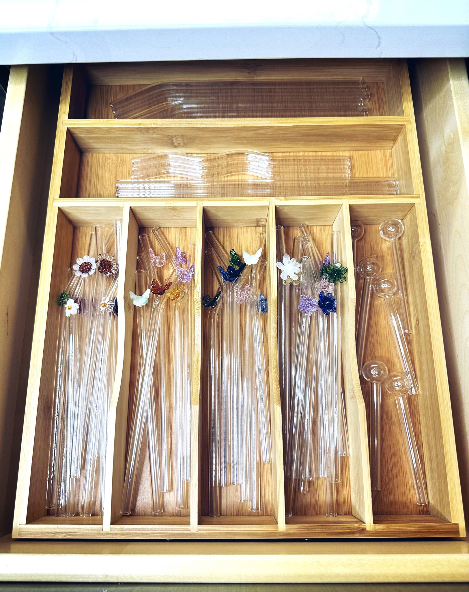 The Straw Drawer🦋🌻🌸
Glass straws are a must in any “that girl” kitchen 

#drinks #straws #amazonfind #thatgirl

#LTKFind #LTKunder50 #LTKhome