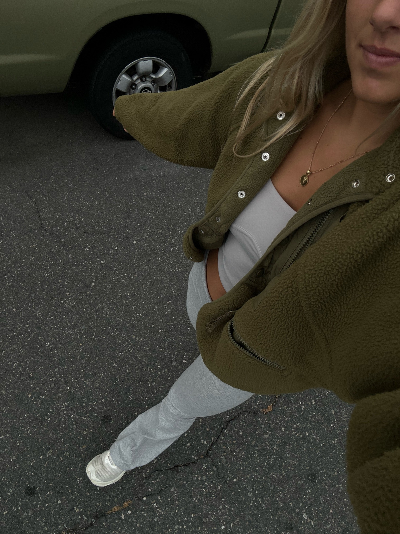 comfy fall fit🤎

#LTKSeasonal #LTKFindsUnder100 #LTKGiftGuide