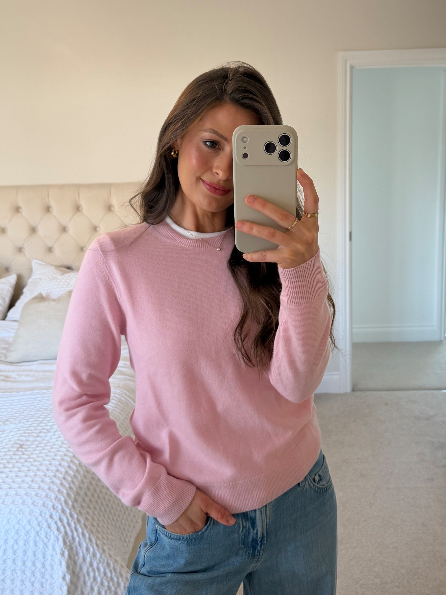 100% cashmere jumper for under £60
Available in 10 different colours 