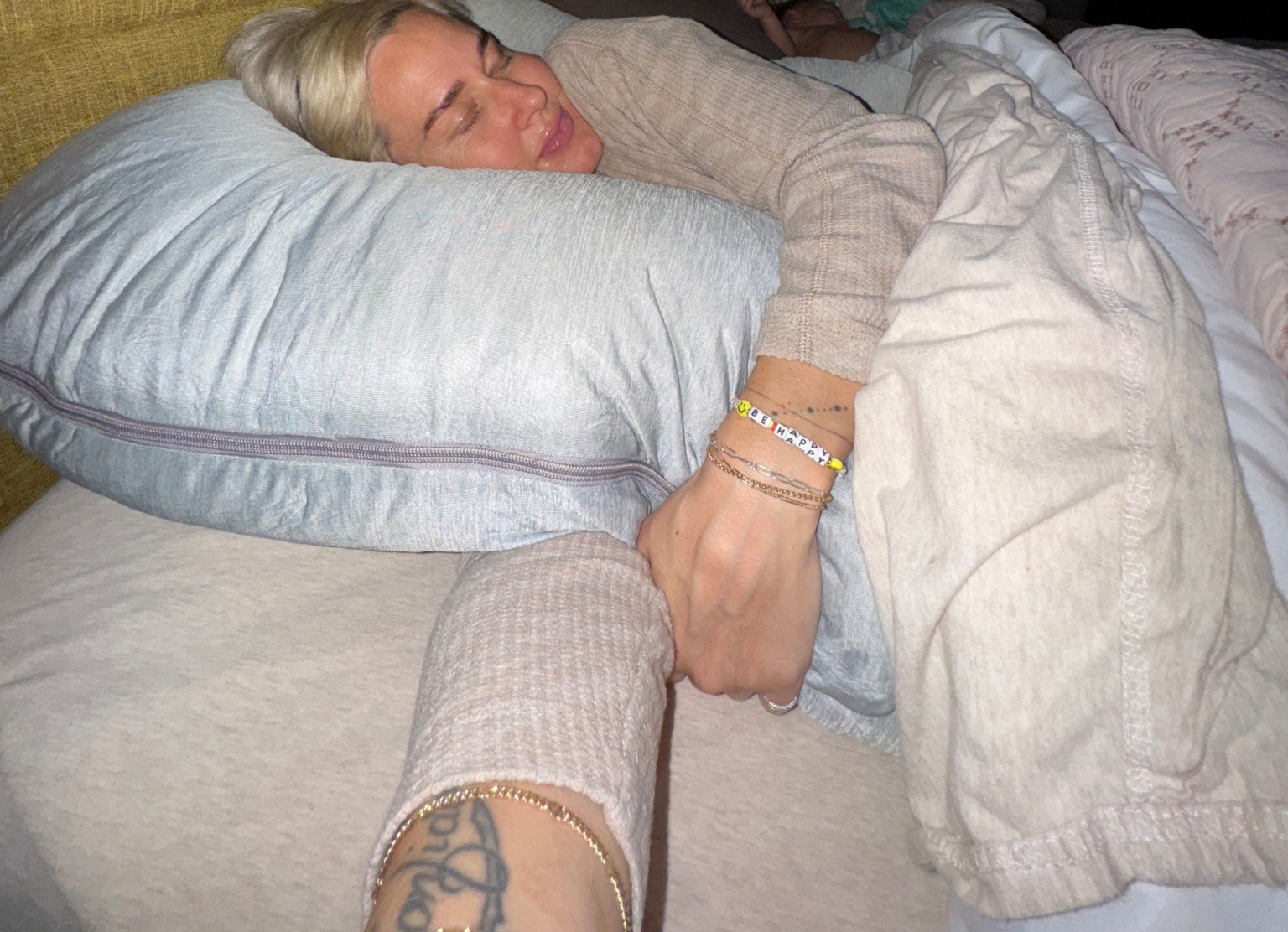 My amazing cooking pregnancy pillow that I wish I bought sooner 

#LTKBaby #LTKBump #LTKKids