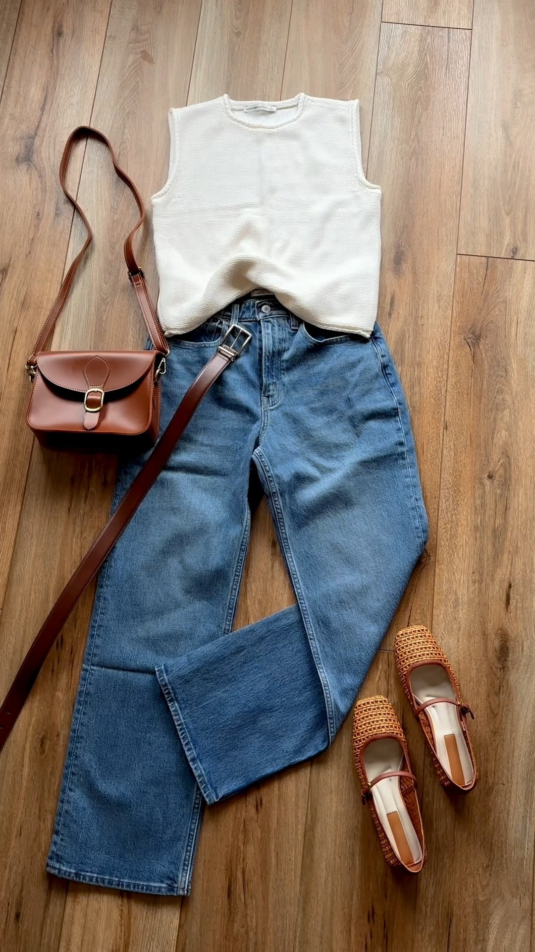 casual outfits. spring outfit. 90s relaxed jeans. abercrombie outfit. @abercrombie 

#LTKSeasonal #LTKSaleAlert #LTKootd