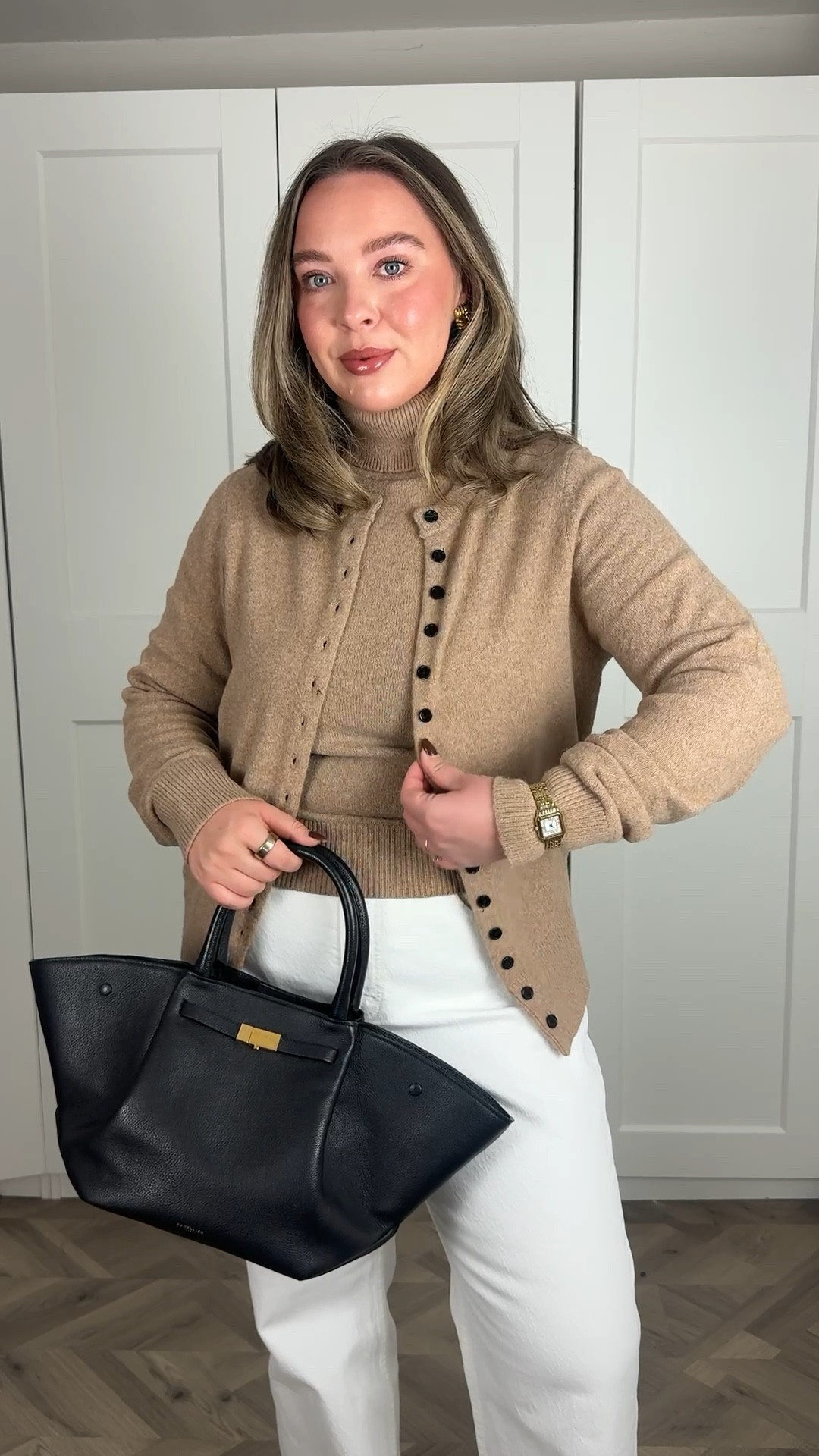 ladies and gentleman, my new favourite jeans ✨ thick thigh, midsize, petite friendly! thank god for @abercrombie  curve love range! I wear a 31 short leg in the curve love range. 

I wear a medium in both the knit and matching cardigan - perfect for spring, gorgeous quality and such a good price point!

#LTKspring #LTKmidsize #LTKpetite