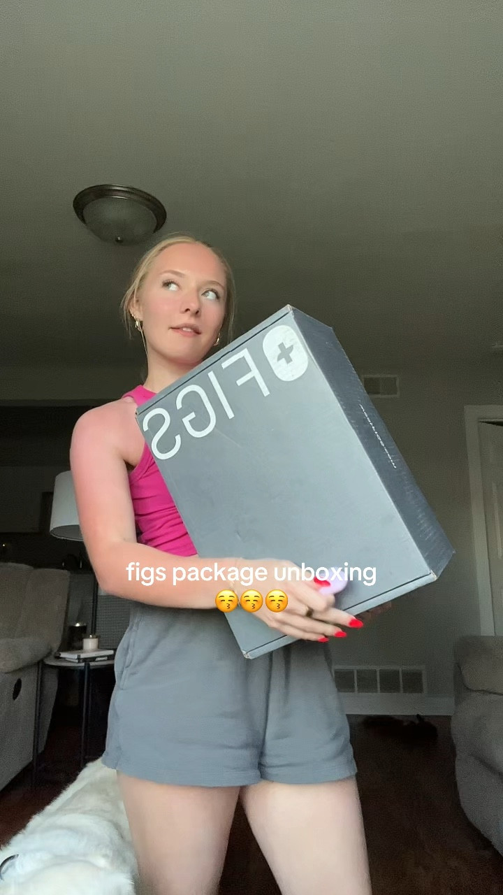 Dark Magenta Figs unboxing! LOVE THEM! Definitely some of the best scrubs on the market. 🩷

#healthcaregirlies #scrubs #funscrubs #healthcare #nurseessentials #medicalassistant

#LTKStyleTip #LTKPetite #LTKU