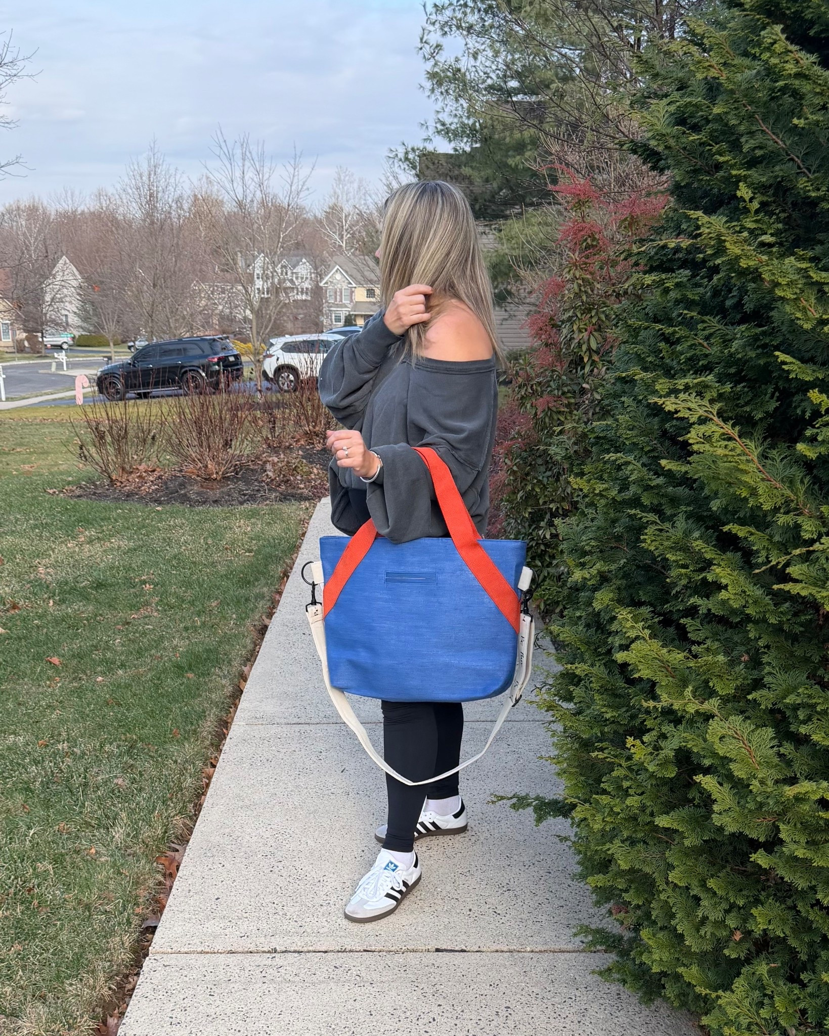 A comfortable, everyday outfit that’s easy to wear and easy to style. 🤎 Simple, functional pieces paired with a well-made Kaahu tote crafted from natural jute and cotton.

#LTKootd #LTKmomlife #LTKWorkwear