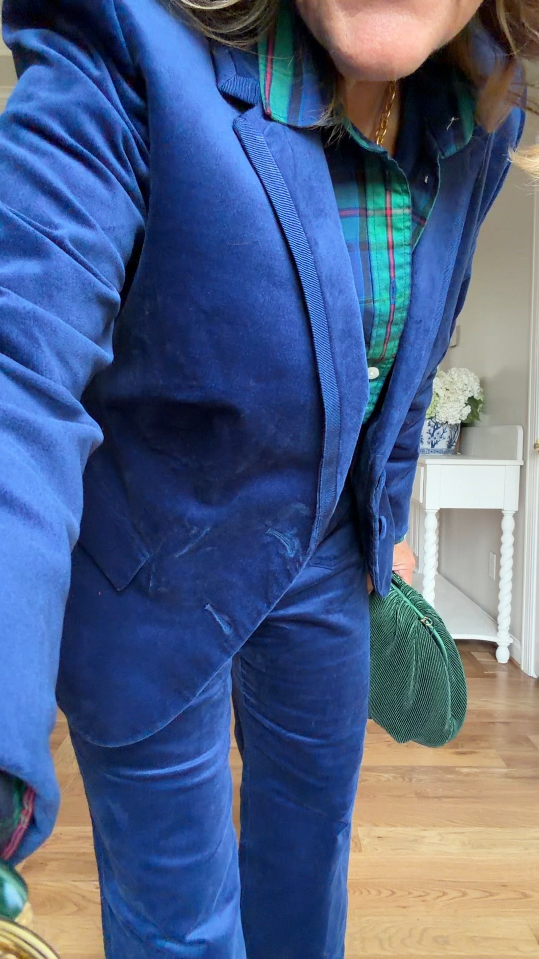 JCREW factory holiday haul! Place your order now to get your size especially if you’re buying matching pieces. These sizes will go.
Velvet blazer size 10, regular
Velvet pants size 8 petite. The slim straight pants I would recommend sizing up if you’re in between.
Argyle sweater size medium
Velvet top size
Velvet skirt size
Embellished jeans, size 29 petite I would size up if you’re in between
Tweed blazer this is a 12 regular from last year, but I like to relaxed Fit
Chambre blouse I’m in a medium petite size up if buying a petite
Blue velvet pants size 29 petite and they are roomy
Red sweater size up to a large and I like the relaxed fit
Plaid blouse size medium regular
Halfway corduroy’s size 28 petite
Tartan plaid trimmed Henley size medium
Talbots quilted red jacket size medium petite
Boots I always size up a half
20% off my jewelry code NANETTE20


#LTKOver40 #LTKHoliday #LTKSaleAlert