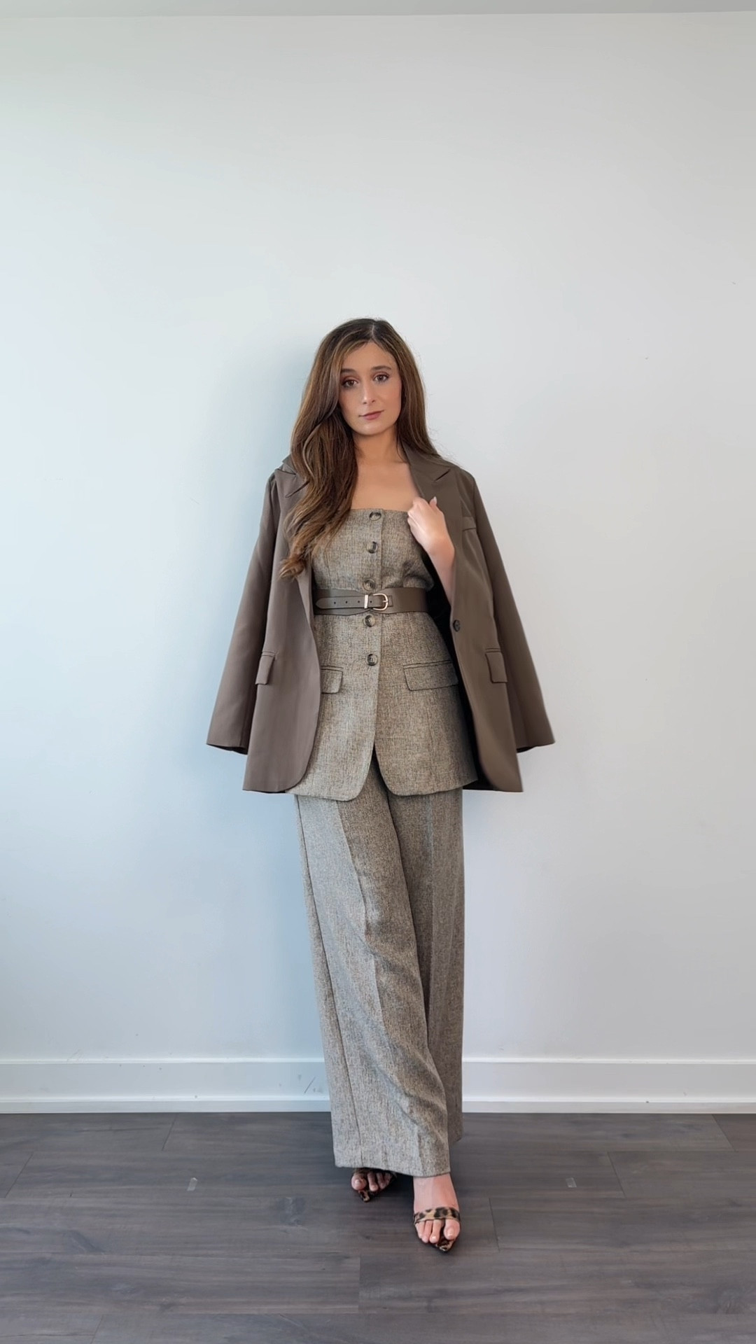 Workwear Fits 😍🤍

#LTKVideo #LTKStyleTip #LTKWorkwear