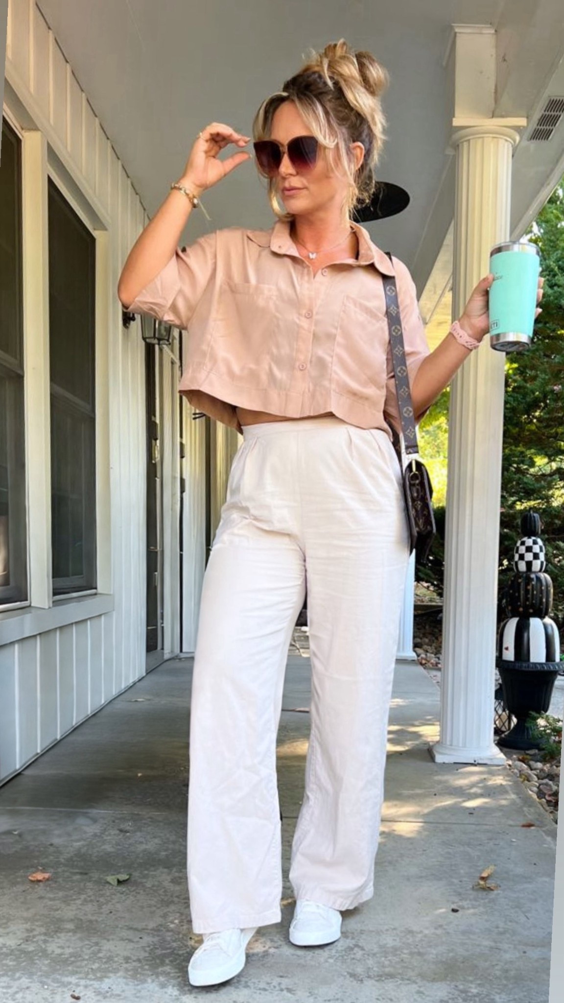 Fall OOTD for a not-so-cold day. Pants are TTS, also linking another cider pair that I have in green (so comfortable!) 


#LTKSeasonal #LTKSaleAlert #LTKFindsUnder50