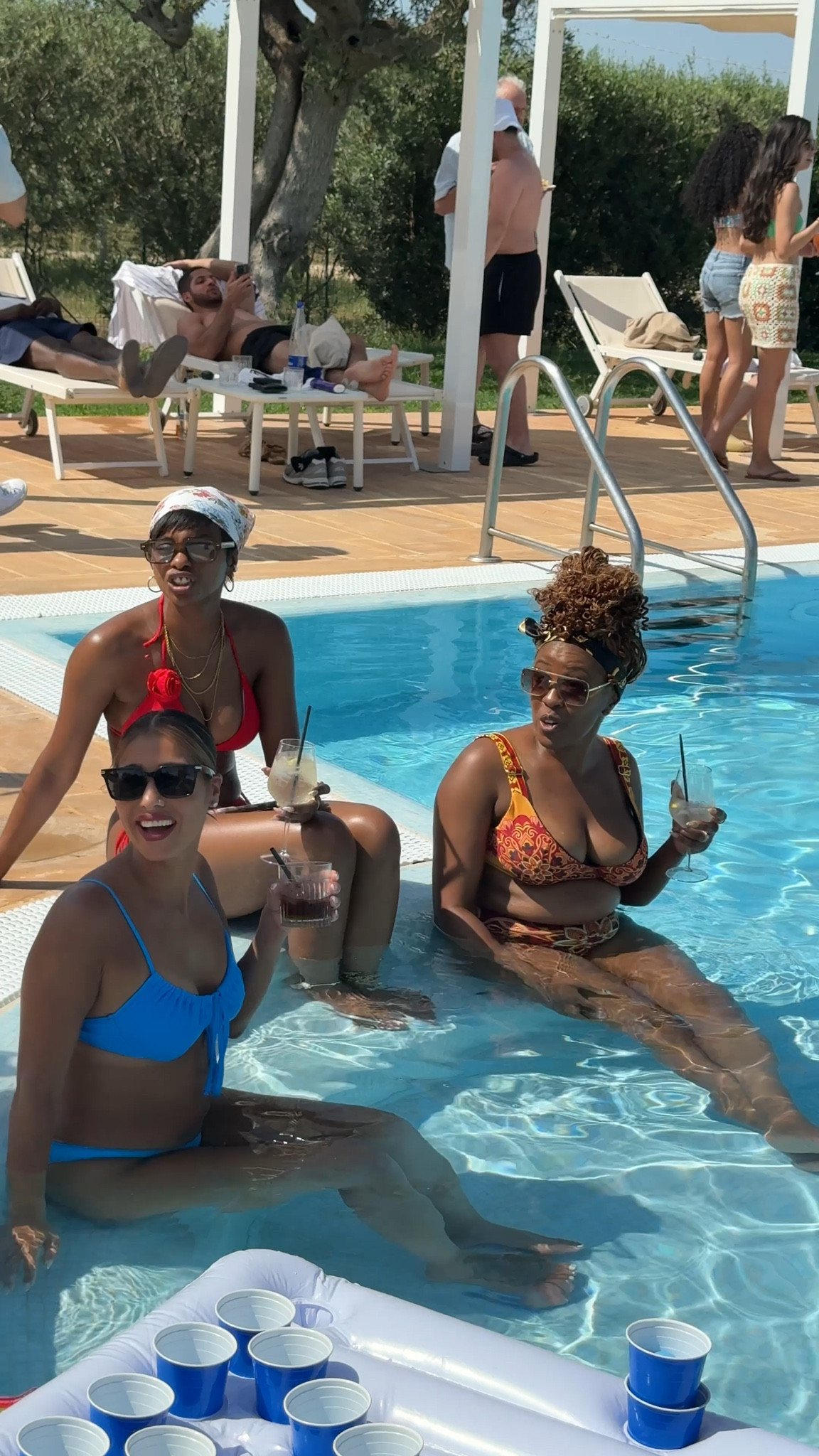  A new bombshell has entered the villa:
✨Mrs. Golden✨


#bombshell #midsizestyleinspo #midsizeswim #midsizedswimwear #bikiniseason #midsidefashion #bridalswim #bridalswimwear #thegoldenwedding

#LTKSwim #LTKMidsize #LTKSummerEdit