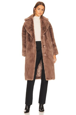 Katie Faux Fur Coat
                    
                    Jakke | Revolve Clothing (Global)
