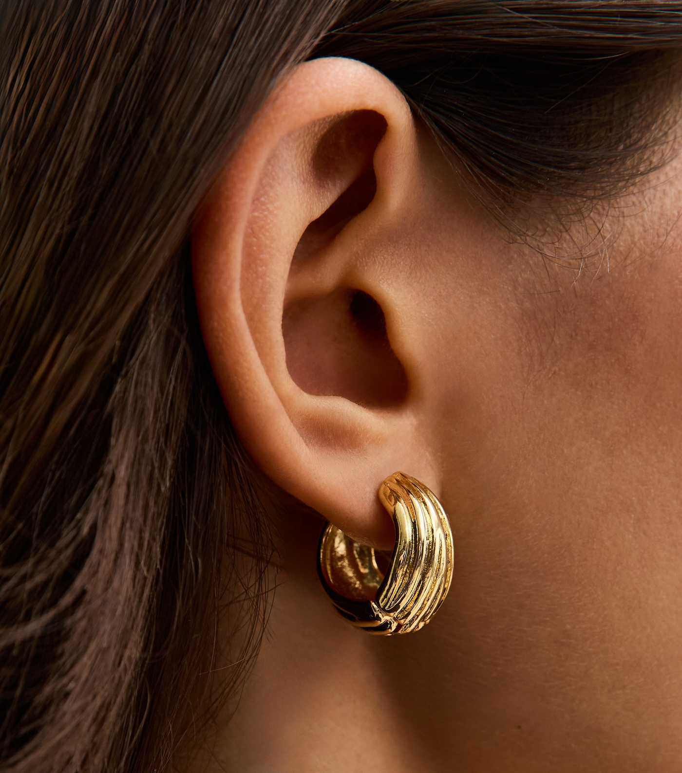 18ct Gold Plated Ribbed Chunky Hoop Earrings | New Look | New Look (UK)