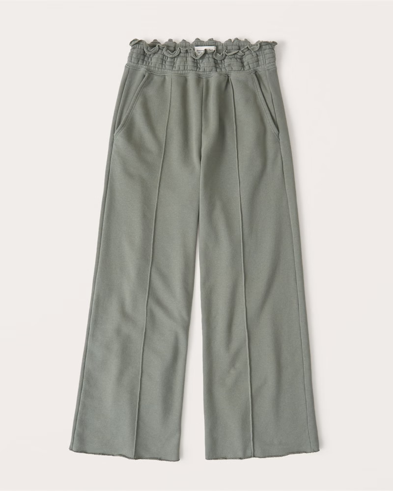 A&F Cloud Cropped Wide Leg Sweatpants | Abercrombie & Fitch (US)