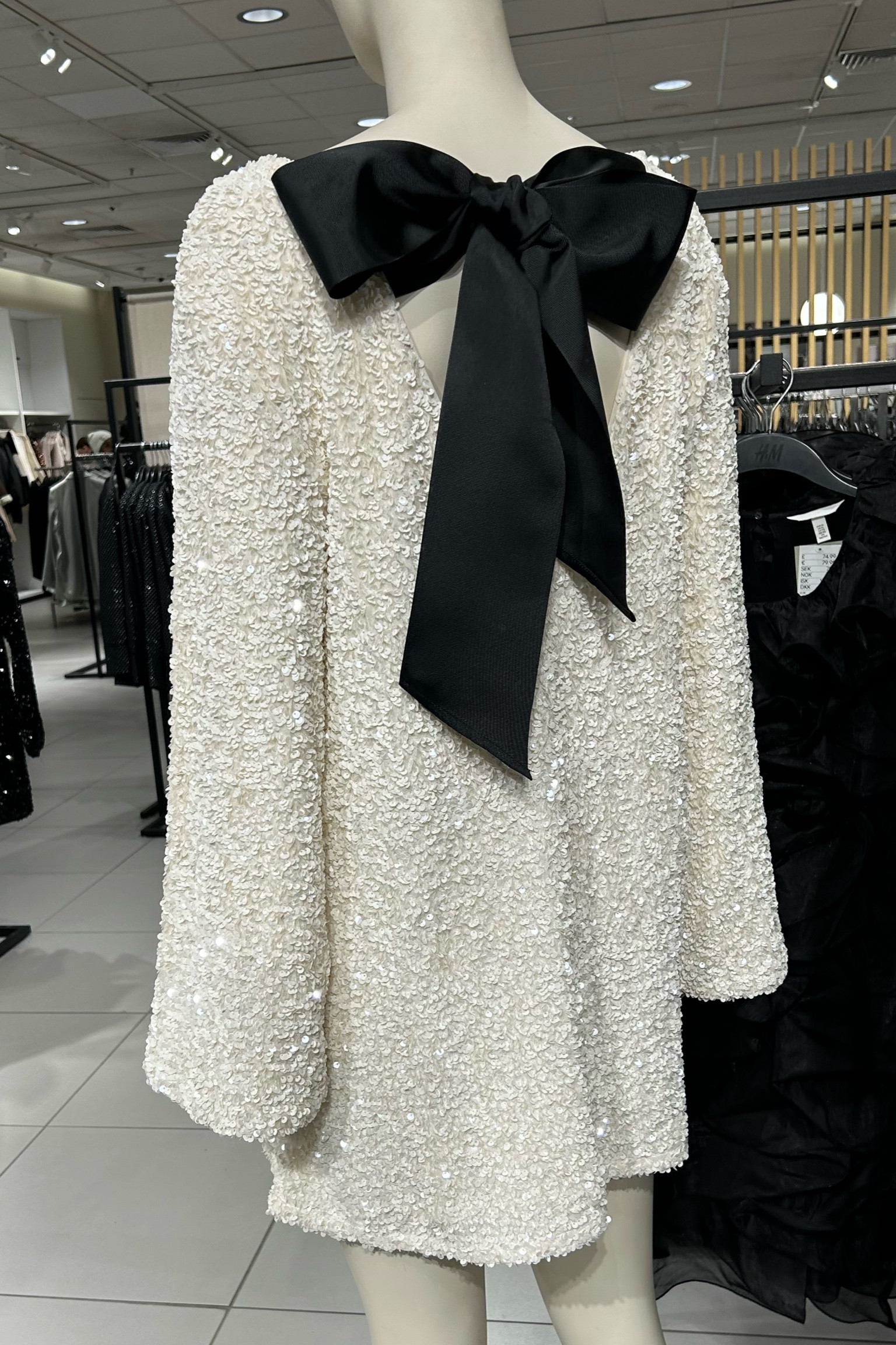 The Dress of Blair Waldorf dreams 🤍🎀 

#LTKSeasonal #LTKHoliday #LTKGiftGuide