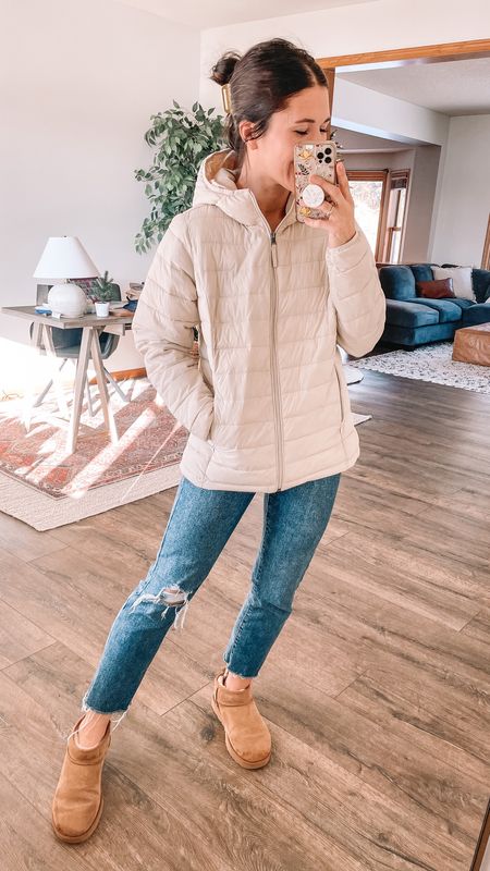 Amazon fashion cyber week deal!
Packable puffer coat, medium 

Winter coats
Winter jacket 
Amazon finds 
Levi jeans 
Ugh boots 
Winter outfits 
Winter outfit 
Gifts for her 

#LTKCyberweek #LTKstyletip #LTKSeasonal