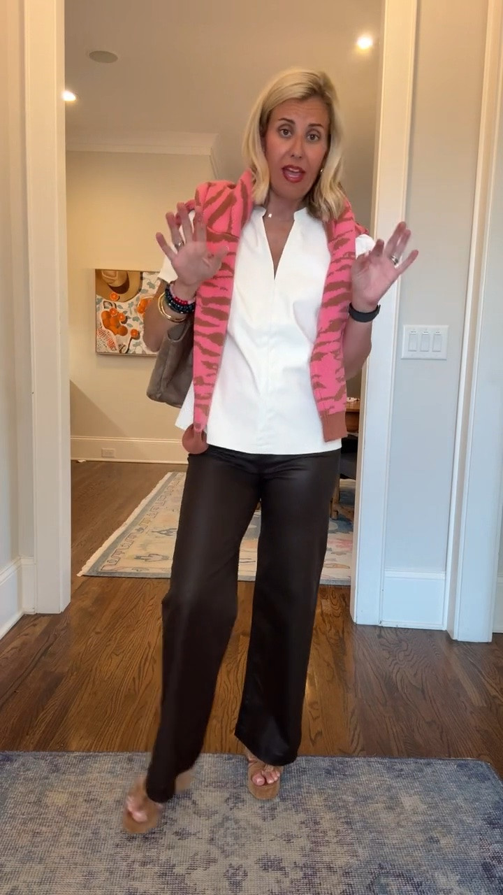 We are going to wear these pieces over & over! 
Top - small
Pink Cardigan - xs
Brown Wax Jeans - 0 (size down) 
@Avara 

*Code mixandmatch15 for 15% off 1st order at Avara