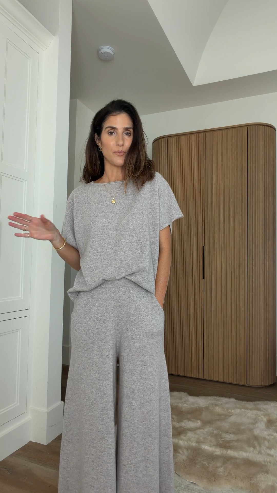 Love love matching sets and this cashmere set is so luxe! I’m just shy of 5-7” wearing the size small for a cozy set #stylinbyaylin #aylin

#LTKSeasonal #LTKOver40 #LTKgrwm
