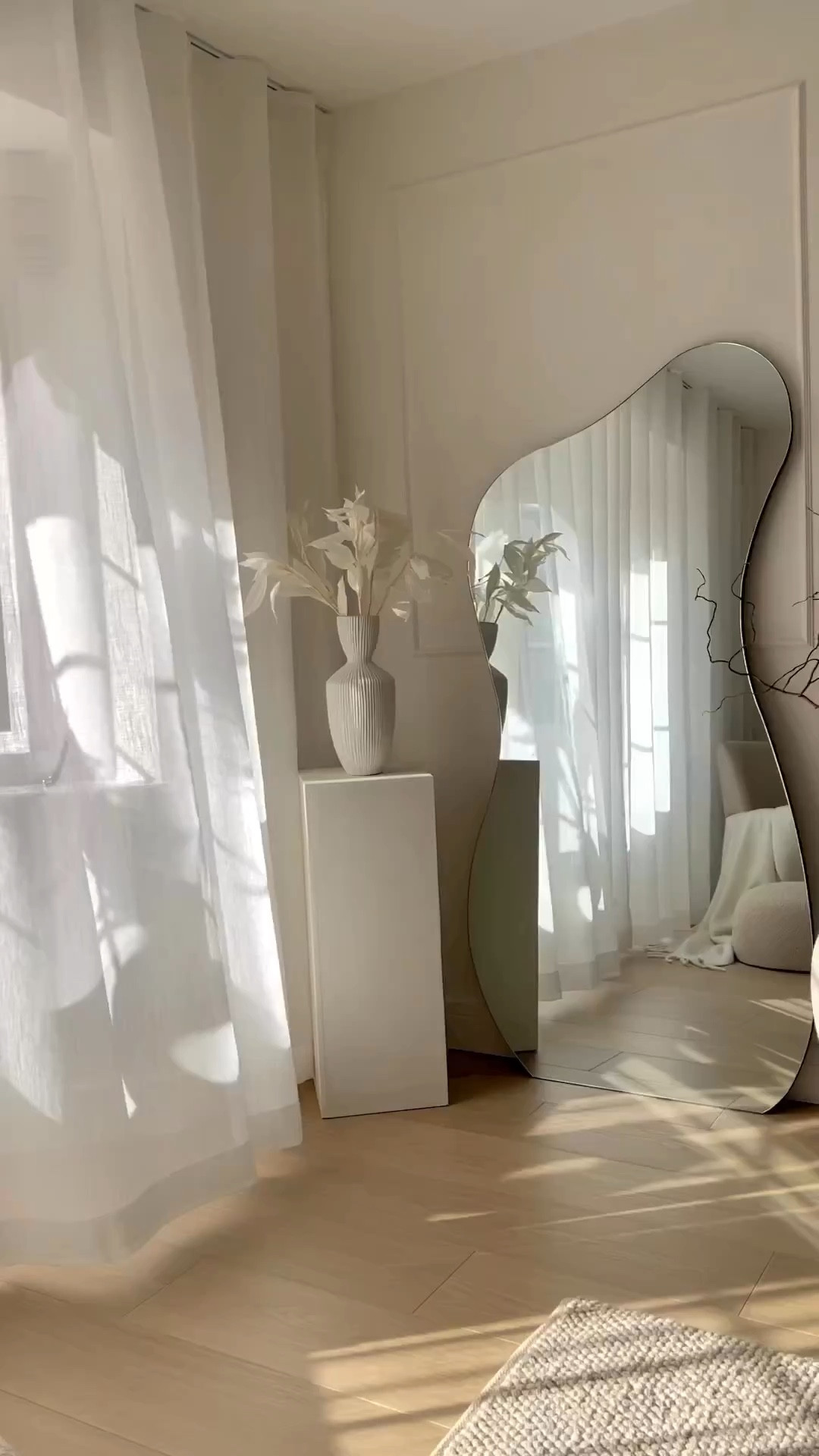 Beautiful and elegant space by @cb_loves_interiors_20 @williamwoodmirrors ✨

#LTKhome #LTKfamily #LTKFind