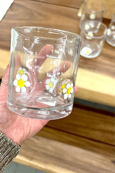 Cuute daisy glass cups! 🌼🌼🌼#daisycup #daisyglass #funcups  #springcups #springdecoration #springkitchen #glasscups 

#LTKSeasonal #LTKfamily #LTKhome
