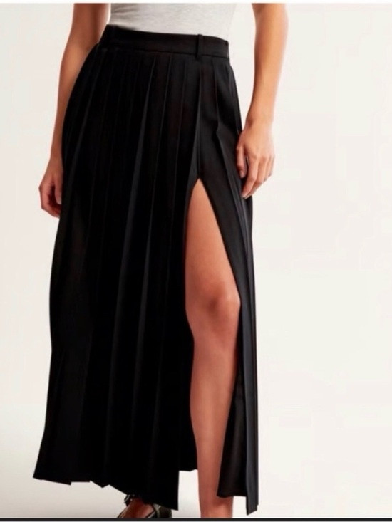Abercrombie & Fitch Black Pleated Maxi Skirt Women’s XXSP | Poshmark