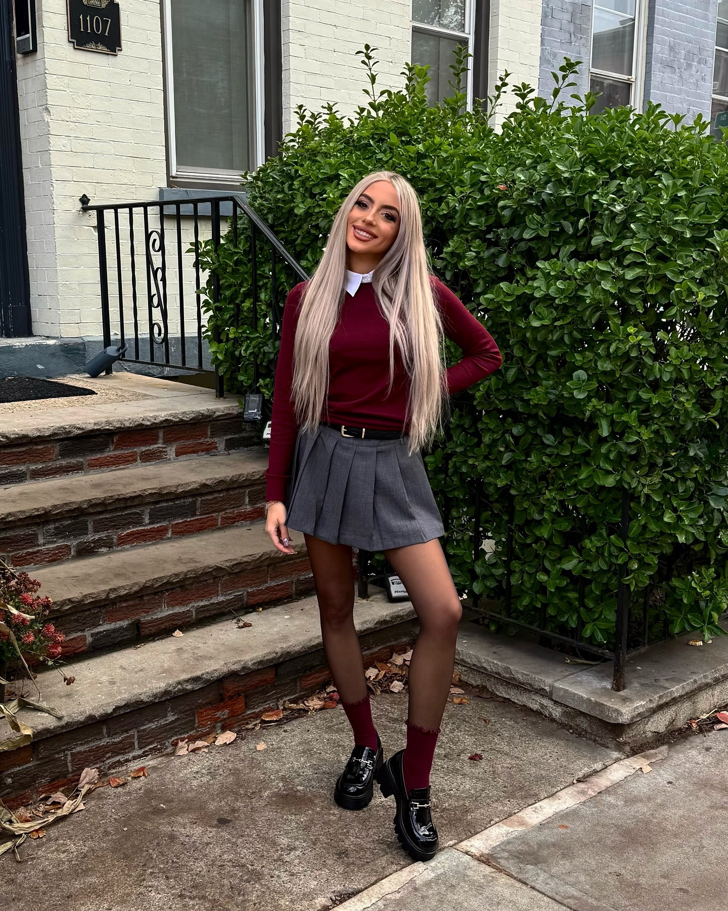 def woulda been a 16th century muse ✨ the perfect fall/ winter outfit for walking around NYC! 

sweater - @bananarepublic 
skirt - @anthropologie 
shoes / socks / collar attachment - linked in my amazon storefront! (https://www.amazon.com/shop/influencer-05c0db61/list/1J4K697UD1PH2?ref_=aipsflist) 





#RomeoAndJuliet #PhotoDump #TheatreNight #NYCArts #CityNights #WeekendRecap #DigitalDiary #VisualJournal #CreatorVibes #OffDutyVibes #InMyElement #AestheticFeed #CameraRollMoments #LivingNotScrolling #CreatorLifestyle #UnfilteredMoments #OOTDinspo #BaddieEnergy #SoftAesthetic #JustVibes

#LTKPetite #LTKSeasonal #LTKootd