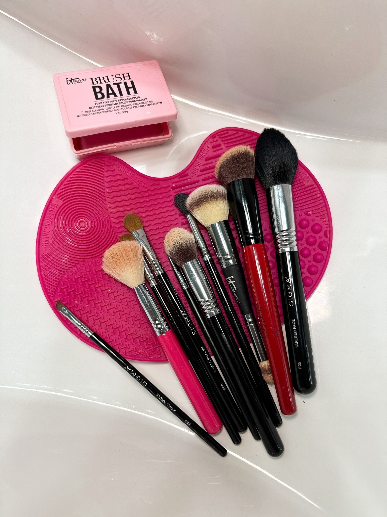 Brush cleaning mat and soap


#LTKBeauty