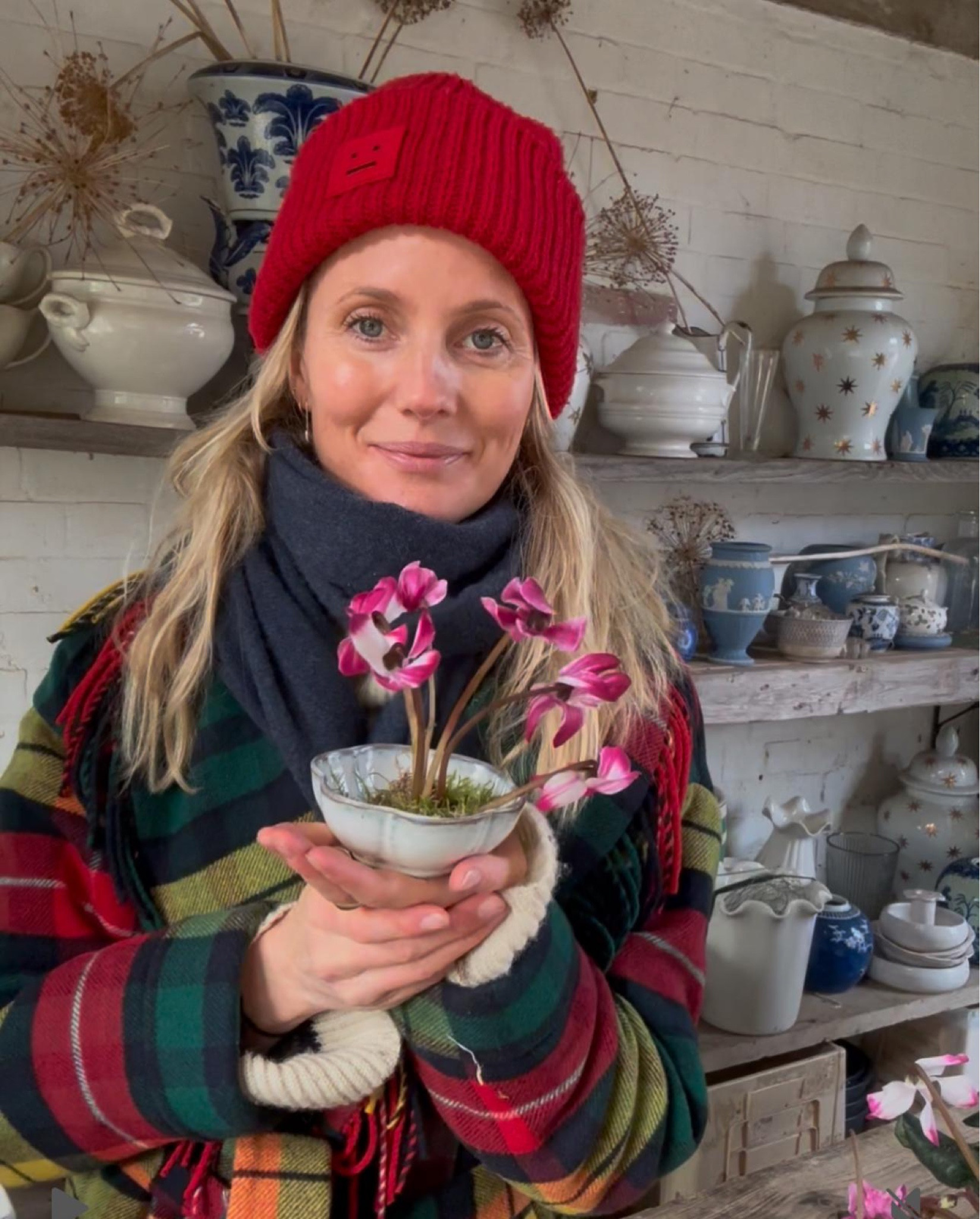 Keeping warm! 💞
In Ralph Lauren coat (old), Charl jumper, Brora scarf and Acne hat...

#LTKuk #LTKwinter