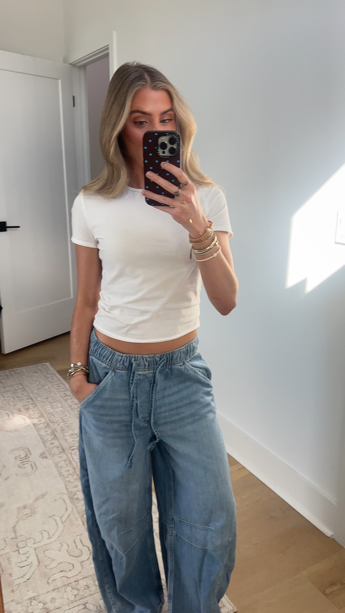 Gap size XS mid rise easy horseshoe jeans. An exaggerated curve. An extra loose leg. ​A barrel fit goes extra wide — and becomes completely new.

Fit: An ankle-length horseshoe jean that's fitted at the waist with an exaggerated curved leg and tapered ankle.
Fabric: 95% Cotton, 5% Recycled Cotton.
Stretch: No Stretch Jeans. Authentic denim that gets better with every wear. Made to wear all day & break in over time.
Rise: Mid Rise Jeans.
Look: A horseshoe jean in a dark indigo wash.
Details: Elasticized waist with drawcords, four-pocket styling & seams at sides. @gapstyle 

#LTKspring #LTKspringtrends #LTKootd