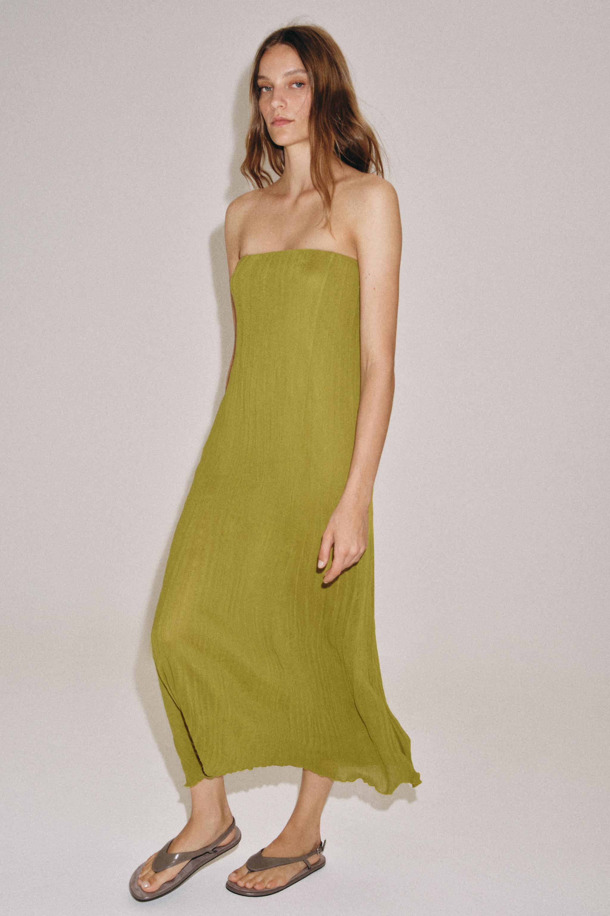 STRAPLESS TEXTURED DRESS | Zara US
