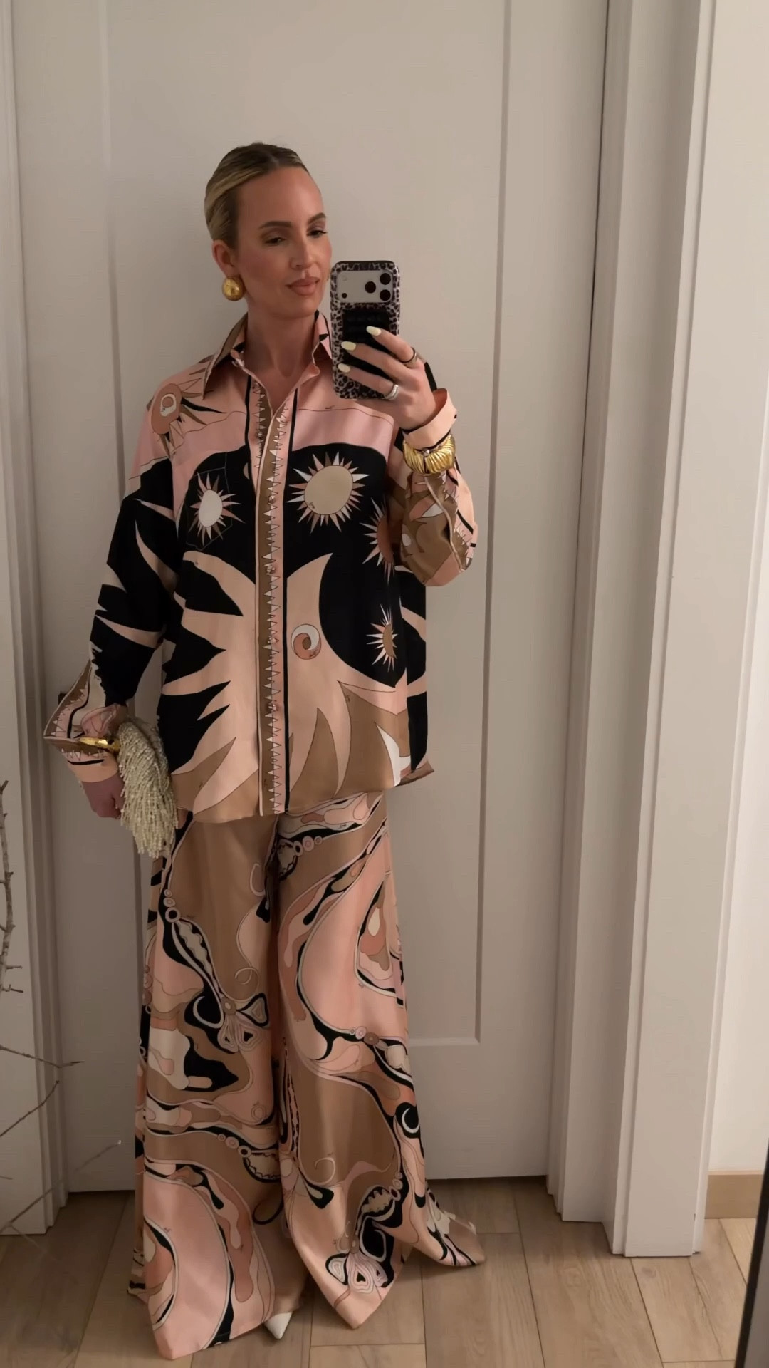 Found my top back in stock!!!! Wearing a 6, it’s already oversized 

#LTKTravel #LTKootd #LTKSeasonal