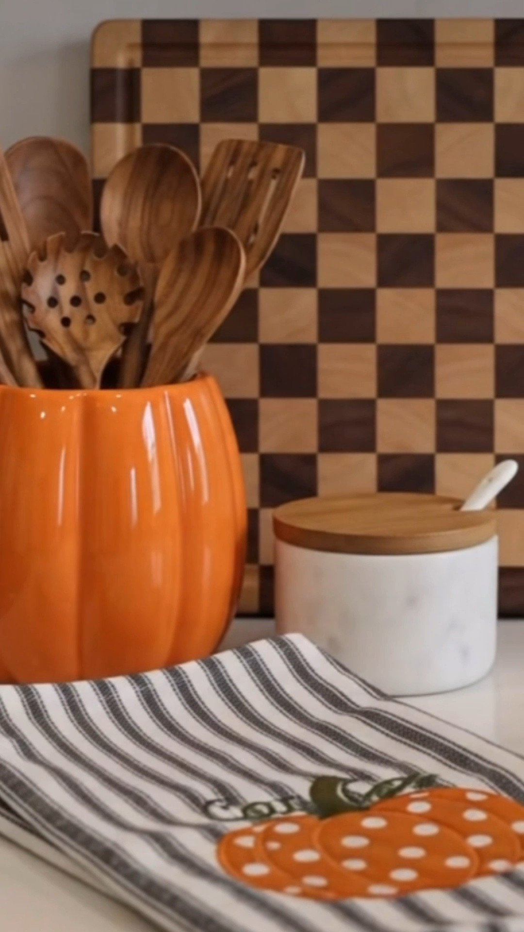I know I’ve been voicing my frustrations over the rushing of the seasons, but I guess they say “if you can’t beat ‘em, join ‘em! 🥰

Let’s ease into fall with just a few hints—a pumpkin utensil holder and a dish towel… nothing huge. What do you say? 🤷‍♀️

Oh and don’t forget that viral leopard pumpkin from Walmart! (It comes in a small size now, too!) 🙌

#easydecor #pumpkindecor #falldecorating

#LTKSeasonal #LTKHome