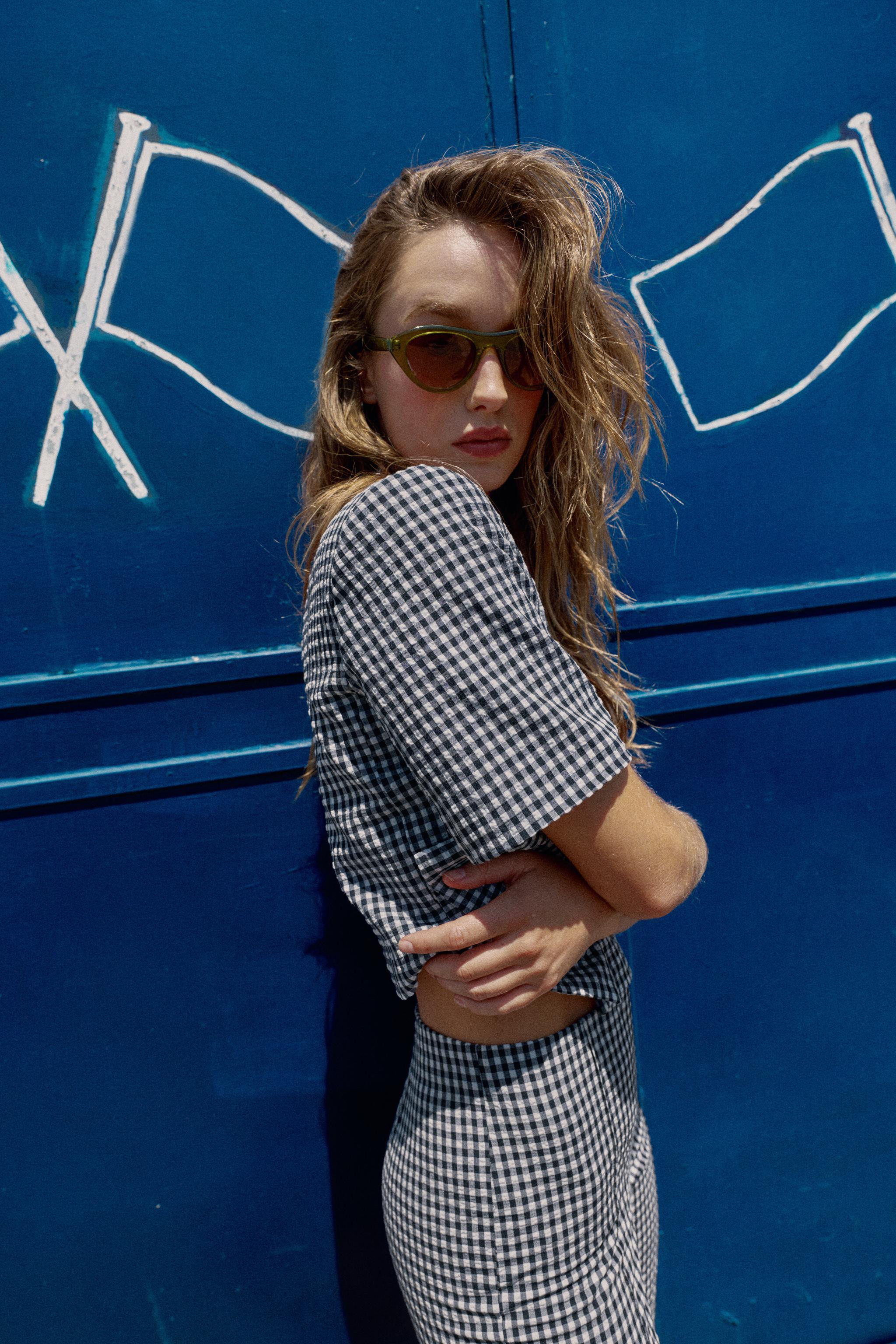 GINGHAM CAPRI PANTS | Zara US