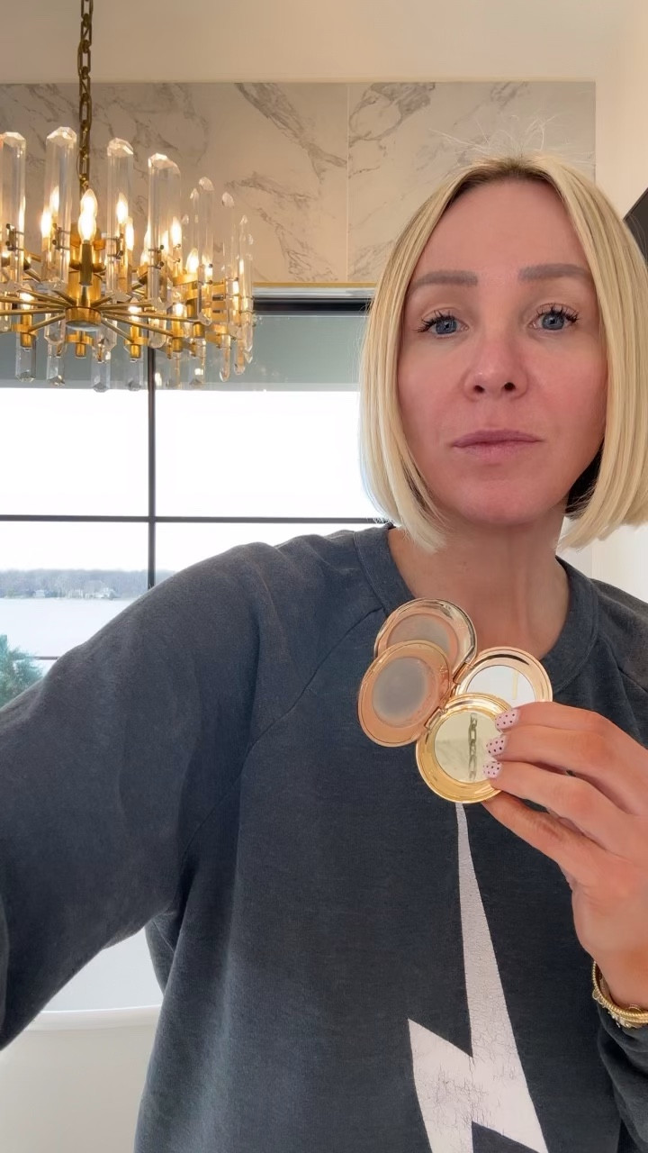 If you havent tried this yet.. you need to! Just restocked! I use shade “fair” 