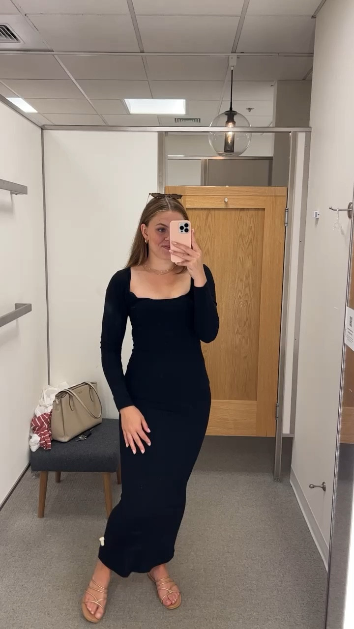 Absolutely in love with this skims dress so perfect and comfortable for a travel day or it could be dressed up for a night out look 🖤

#LTKFind #LTKxNSale #LTKunder100