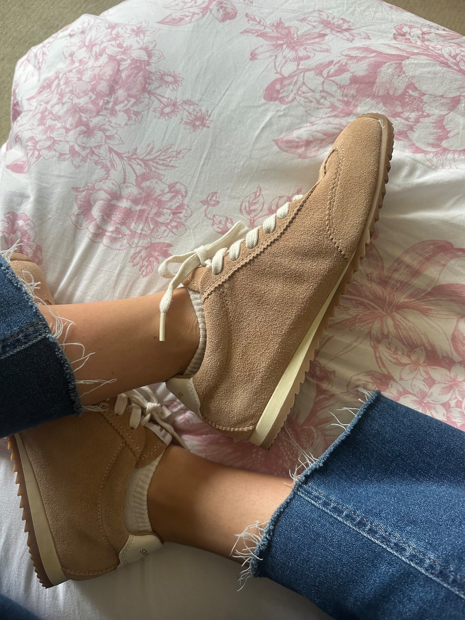 My go to sneaker of the moment!!!!

#LTKFindsUnder100 #LTKHoliday #LTKGiftGuide