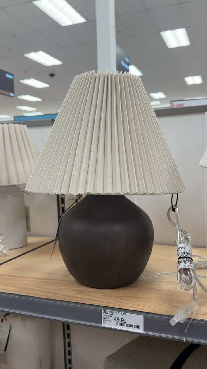 Loving this dark wood with pleated shade table lamp from Hearth & Hand at Target - fall color vibes! 

#Targethome
#Targetfalldecor