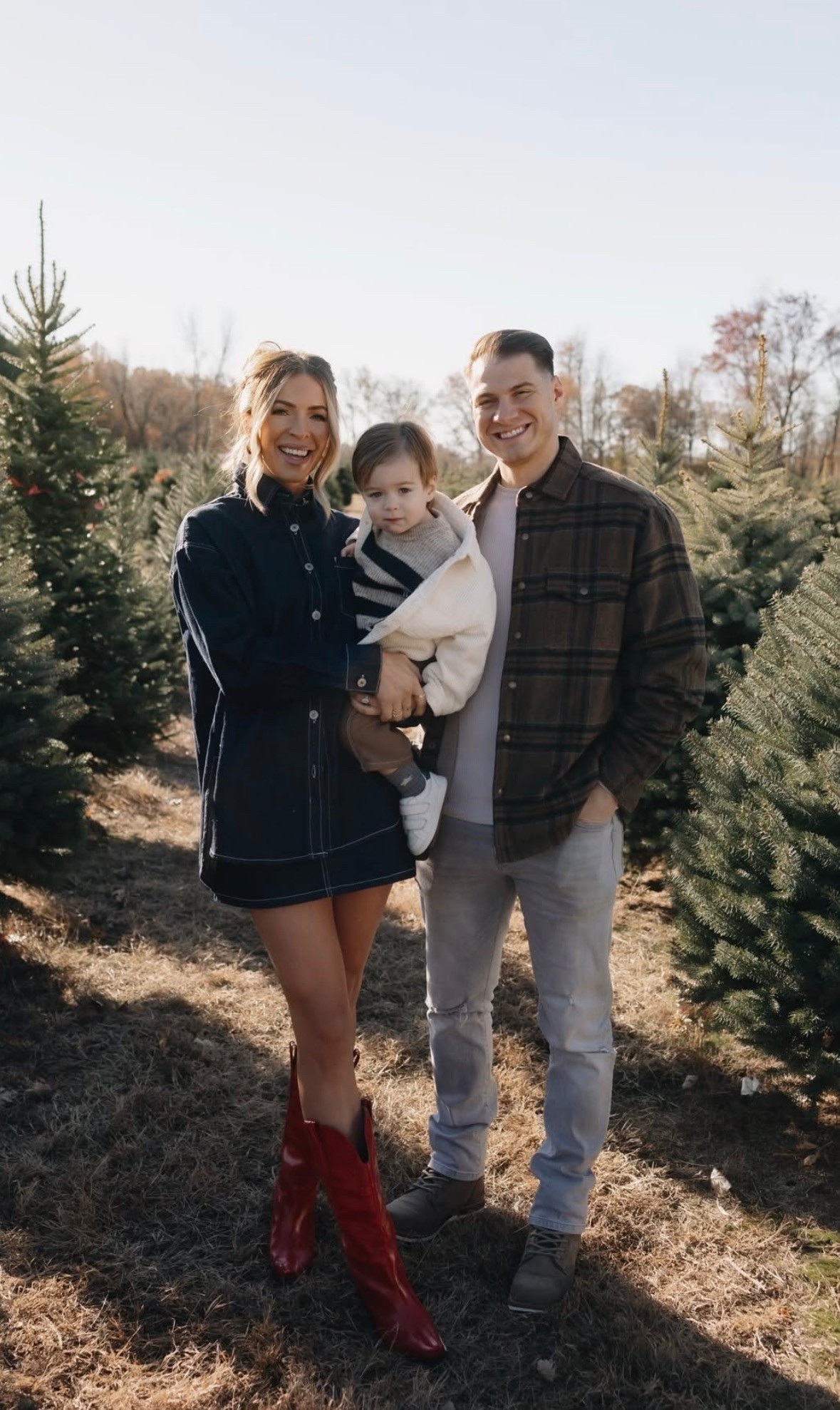 Holiday family photos 🌲 

#LTKCyberWeek #LTKHoliday #LTKGiftGuide