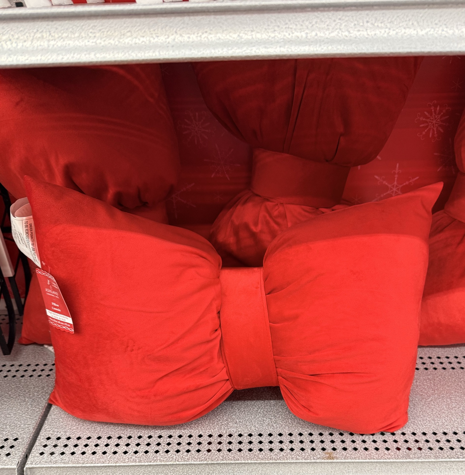 Fluffy bow pillows 

#LTKHome #LTKSeasonal #LTKHoliday