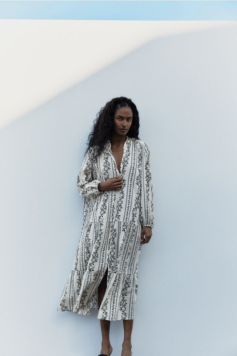 Tiered Maxi Dress - Long sleeve - Long - Cream/black floral - Ladies | H&M US | H&M (US + CA)